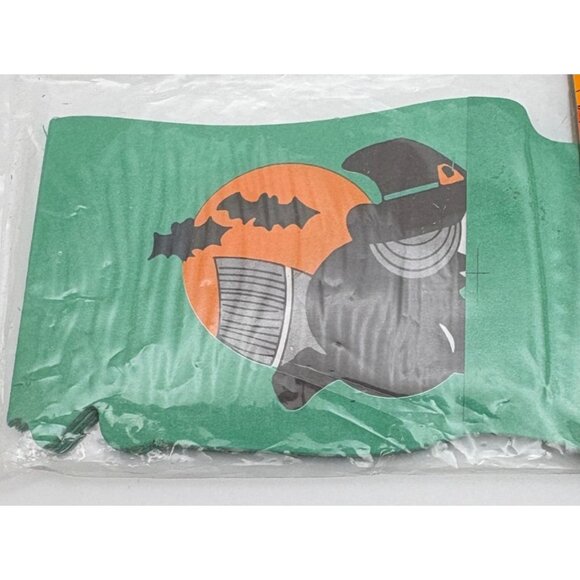 Vintage Halloween Garland 9 Feet Witch & Bats Design Green Pumpkin Time Paper - Picture 5 of 6
